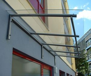Vordach aus Stahl mit Glausauflage